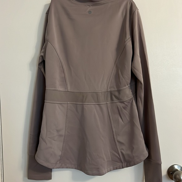 Apana Sweater - Picture 2 of 3